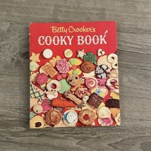 Vintage 1963 Betty Crocker&#39;s Cooky Book 1st Edition Collector’s Spiral Bound EUC - £79.13 GBP