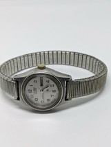 Vintage Silver Toned Seiko Quartz SQ Ladies Watch - £15.72 GBP