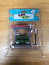 Retro Ville Bus Stop Decoration Ceramic Village 2005 NIB NEW - $165.46 MXN