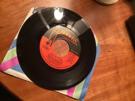 Bette Midler - Boogie Woogie Bugle Boy &amp; Delta Dawn 45 record - £6.94 GBP