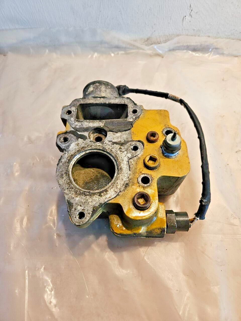 CAT 3406E 2WS Diesel Engine THERMOSTAT HOUSING Assembly 1048583 OEM - $210.03
