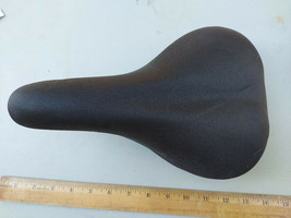 21OO80 BIKE SEAT, GEL??, VITESSE, FOR 7/8&quot; POST, VERY GOOD CONDITION - £10.18 GBP