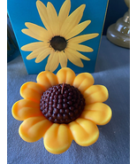 Avon &quot;Black Eyed Susan&quot; Wild Flowers Fragranced Candle New Sunflower Vin... - £3.56 GBP