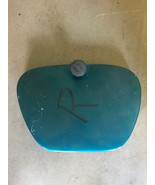 Honda CA72, CA77 Dream Right Sidecover with attaching knob. very good Co... - $665.26 MXN