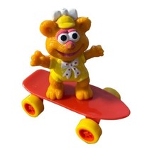 Vintage 1986 Muppet Babies McDonald&#39;s Happy Meal Toys Fozzie Bear on Ska... - $95.19 MXN