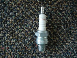 Champion &quot; Nos &quot; L-4G Spark Plug &quot; Great Spark Plug &quot; - £10.95 GBP