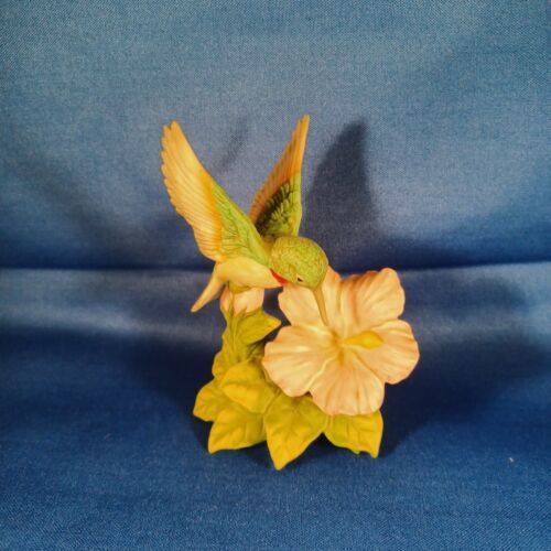 Primary image for Vintage Homco Porcelain Bird Hummingbird  Figure 1429 Flowers