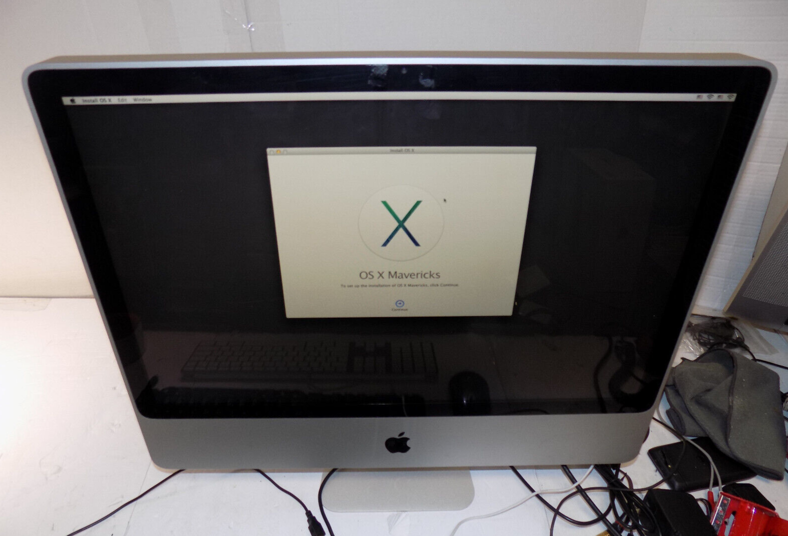 Apple iMac A1225 24&quot; Intel Core 2 Duo 2.8 GHz, 4GB RAM 640GB HDD No OS - $83.30