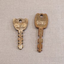 Vintage Master Lock Co Keys Milwaukee USA Steel - £5.17 GBP