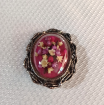 Vintage Dried Flower Bouquet Under Glass Dome Brooch - $131.94 MXN