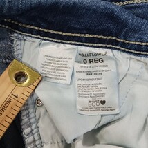 Wallflower Women’s Blue Denim Bootcut Luscious Curvy Fit Jeans Size 0 (22×30) image 4