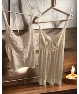 2 PC Vintage Women’s Vanity Fair White Cami Top 38/44 &amp; Full Slip Size 3... - $827.23 MXN