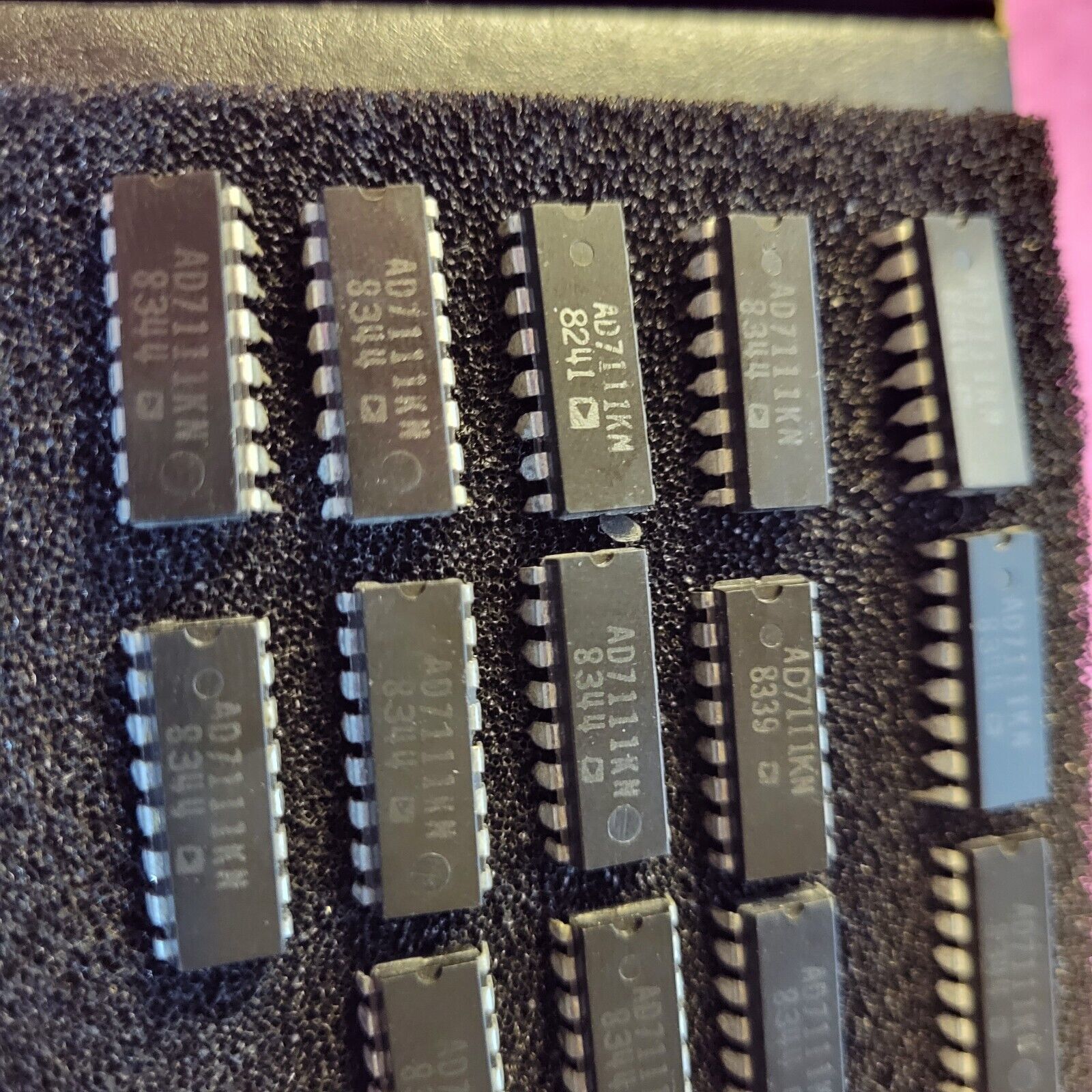 (14 PCS) AD7111KN ANALOG DEVICES Digital Analog Converter Single 8 Bit N... - $73.87