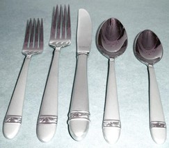 Lenox Innocence Frosted 5 Piece Place Setting 18/10 Stainless Flatware New - £30.51 GBP