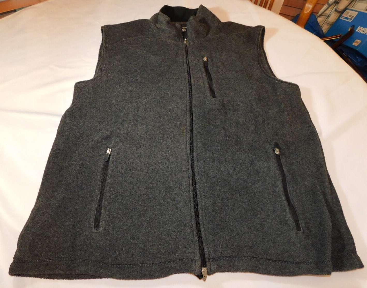 Primary image for Reel Legends Men's Vest Sleeveless Jacket Size L large Zip Up GUC