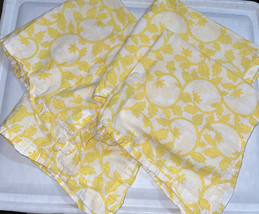 Sur La Table Scroll Vine Yellow Cloth Napkins For Your  Easter &amp; Springtime 4 - £15.76 GBP