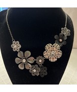 Floral Necklace with Clear Stone Accents Gray And Silver - €23,95 EUR