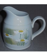 1979 Royal Doulton Lambethware DAISYFIELD PATTERN Creamer MADE IN ENGLAND - $12.86