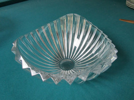 GORGEOUS CRYSTAL BOWL CENTERPIECE RIBBED CRYSTAL 6 X 9&quot; RARE - £97.38 GBP