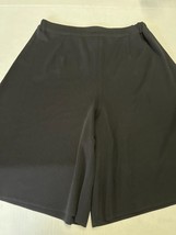 Misook Black Knit Bermuda Pull On Shorts Size Small - £31.10 GBP