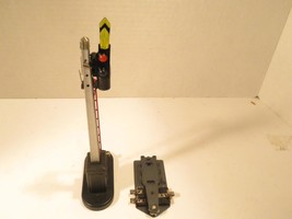 LIONEL POST-WAR TRAINS- 151 OPERATING SEMAPHORE- 0/027-EXC - M1 - $481.51 MXN