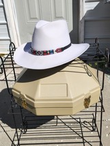 Renegade 2X Fur Blend White Cowboy Hat 7 3/8 Beaded Aztec Band &amp; Hard Case - £55.31 GBP