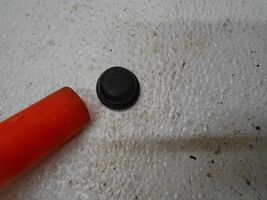 2004 GMC Yukon Windshield Wiper Arm Cap Nut Cover RH OR LH - $26.59 CAD
