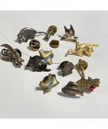 Pin Back Lot Forth Worth Pioneer days Cat Armadillo Duck Angel Cross - $191.53 MXN