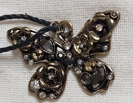 1.5 Inch Wide Butterfly Pendant Necklace Chunky Stones Beads Gold Tone - £24.08 GBP