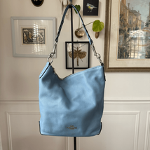 Coach Abby Duffle Pebbled Leather Blue Silver 31507 - $1,146.56 MXN