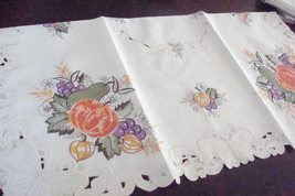 Jin Liu Off Compatible with White Tablecloth Embroidered Harvest Fruits 33 x 33  - £50.04 GBP