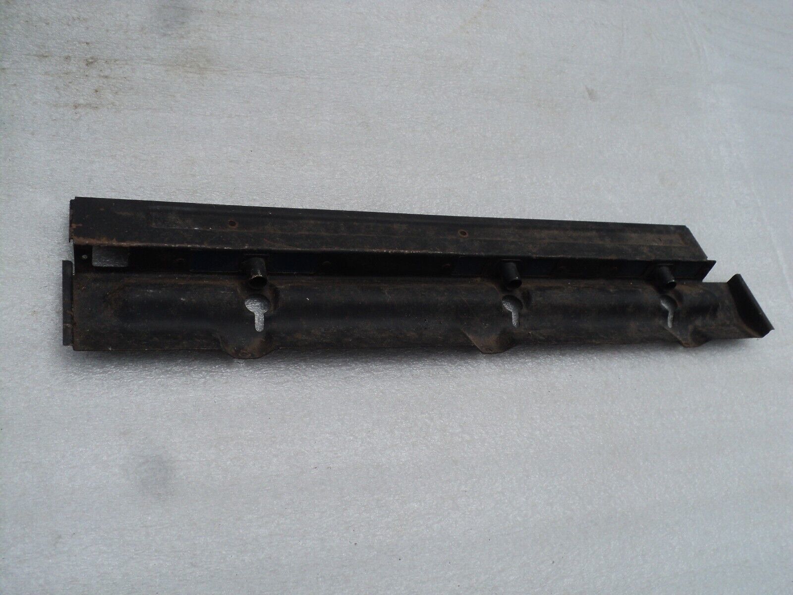 MOPAR CUDA,CHALLENGER E-BODY NON-RALLY DASH LIGHT BAR - $65.00