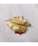 Vintage Gold Tone Leaf Brooch Pin - £7.00 GBP