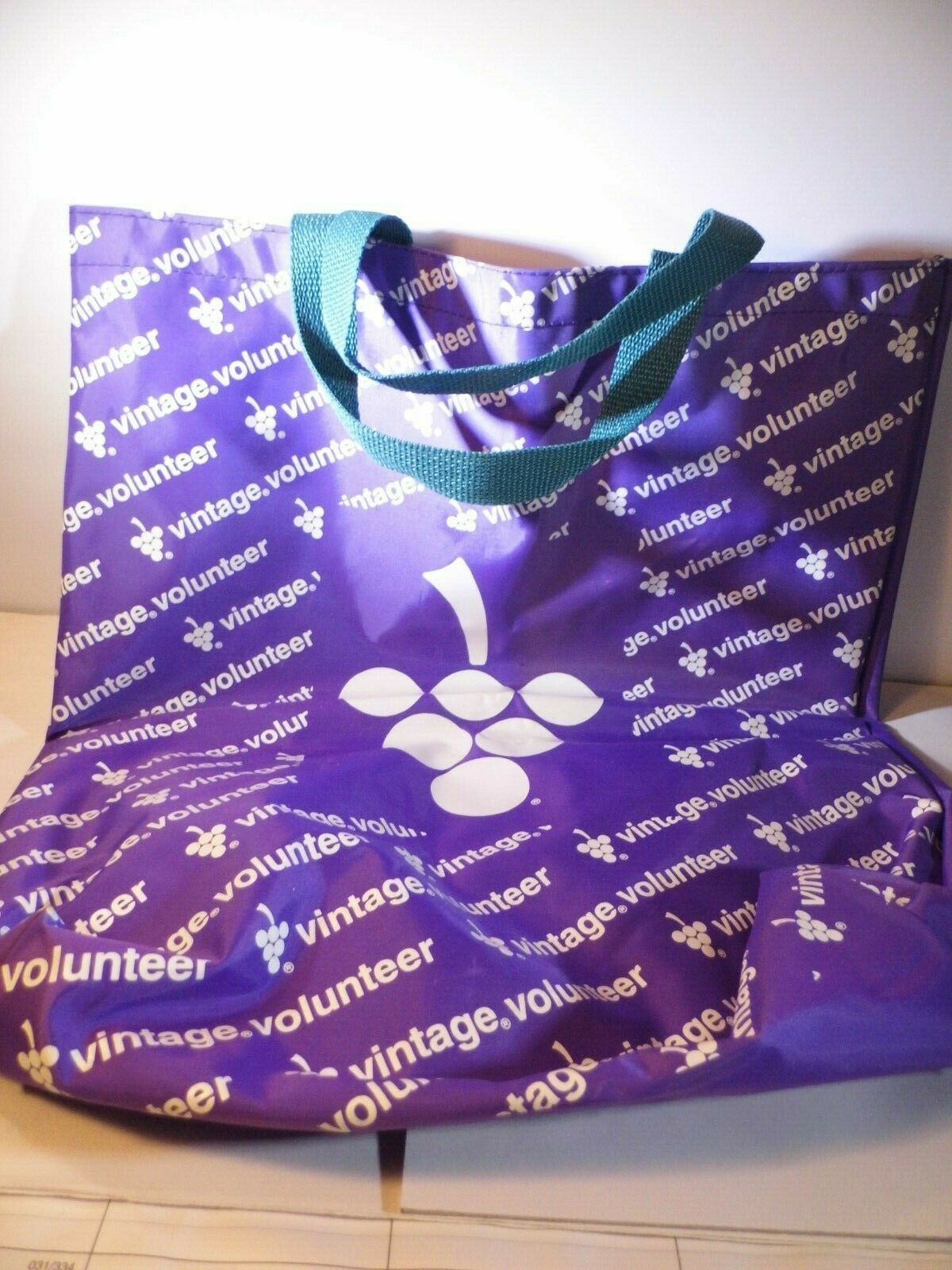 Purple  &quot;Vintage Volunteer&quot; Tote  Very Good Con.  #PW379  (17&quot;x12&quot;x4&quot;) - $3.59