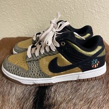 Women&#39;s Sz 5 Nike Dunk Low Premium Dia De Los Muertos Black Gold FQ8148-010 - £81.42 GBP