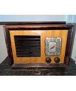 VINTAGE HOWARD TUBE RADIO MODEL 901-A, Not Working - $134.80 CAD