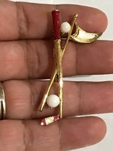 Vintage Gerry Brooch Gold Golf Club Flag &amp; Ball Pin Red White Enamel Signed - £20.03 GBP