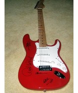 VAN HALEN  w/ roth   AUTOGRAPHED  signed  GUITAR  - $55,877.28 MXN