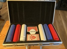 Basic Poker Chip Set in case - $183.52 MXN