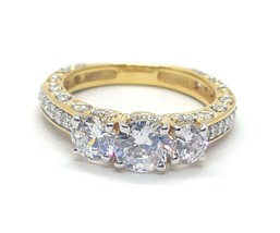 3 KT Rotondo Tre Pietre LC Moissanite Fidanzamento Ring 14K Placcato Oro Giallo - £175.68 GBP