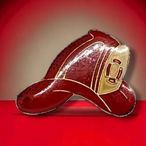 Vintage Red Fire Hat Lapel Hat Cap Pin Tie Tac Firemen  - $60.26 MXN