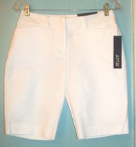Apt. 9 Shorts: White Bermuda Shorts wBelt Loops Modern Fit Size 2 NWT $40 - $18.81+