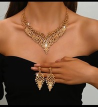 New Jewelry Necklace  Chain Encased Stone Rhinestone Champagne Color - £15.47 GBP