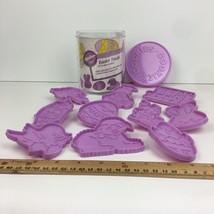 Vtg 1990 Wilton 10 Easter Treats Cookie Cutters Spring Plastic w Orig Co... - £11.75 GBP