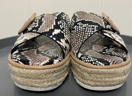 Gianni Bini shoes Snakeskin Print Buckle Platform Sandal Size 8.5 - $30.00