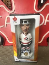 2002 Olimpiadas Hockey Equipo Canadá Bobblehead Con / Caja Bobble Steve Yzerman - £23.56 GBP