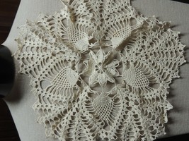 Vintage Doily 17&quot; handmade crochet knit knitted beige kitsch home hand made - £10.05 GBP
