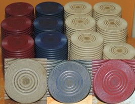 290 Interlocking Clay Poker Chips 74 Red 73 Blue 145 White Bullseye Vintage - $37.87 CAD