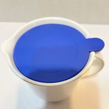 Tupperware 2309A-1 Creamer Cup White With Blue Lid 4 x 4 inch - £9.91 GBP