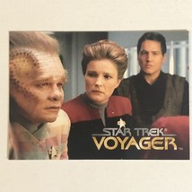 Star Trek Voyager Season 1 Trading Card #58 Returning The Favor Kate Mulgrew - £1.57 GBP